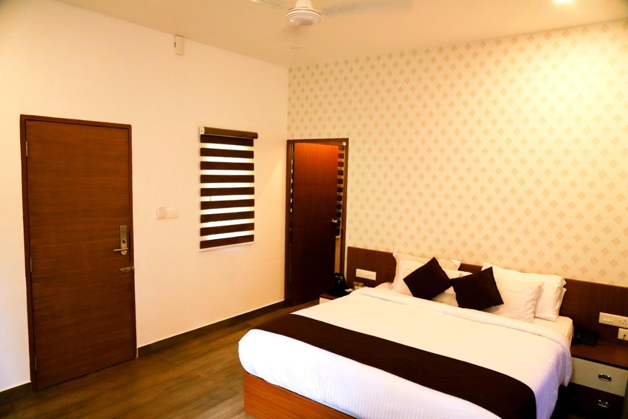 Santhi Hill View Resort Munnar Exterior foto